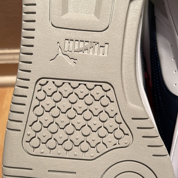 Men’s Puma High Top Sneakers - Picture 5 of 7